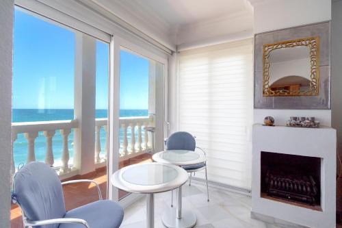 Stella Maris Beachfront 1J by Casasol