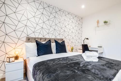 Pluxa Moonstone Metropolis Luxury Getaway in Birmingham City Centre photo 7