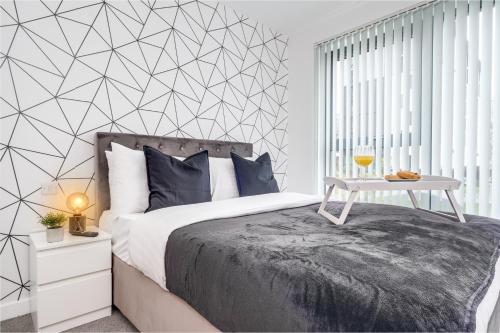 Pluxa Moonstone Metropolis Luxury Getaway in Birmingham City Centre photo 14