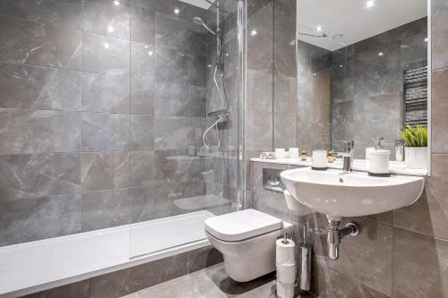 Pluxa Moonstone Metropolis Luxury Getaway in Birmingham City Centre photo 18
