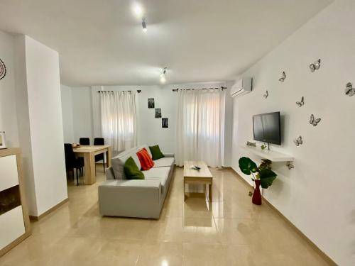 “SMILE NERJA” chic apartment with WIFI, 4 guests