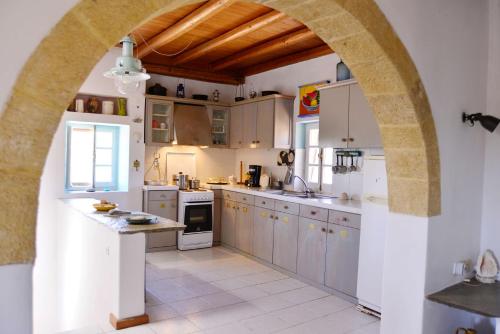 Evgenia's Traditional House tesisinde mutfak veya mini mutfak