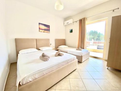 Imagen de la galería de Foti Rooms, en Himare