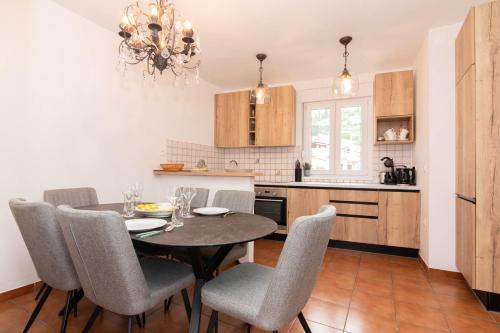 Apartments Leonel by Locap Group