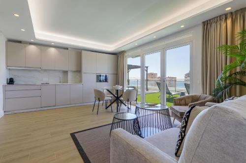 Penthouse Malagueta Sea View