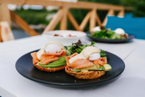 Mad på hotellet eller i nærheden