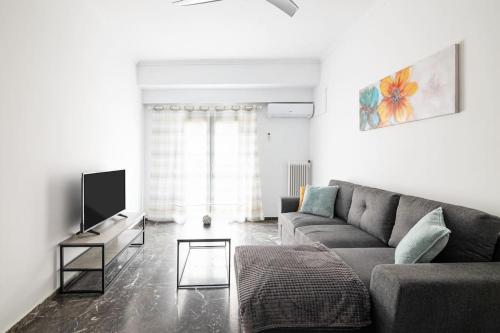 Athens Lovely Home with 2 Bedrooms-Next to Metro