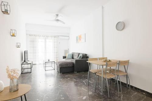 Athens Lovely Home with 2 Bedrooms-Next to Metro