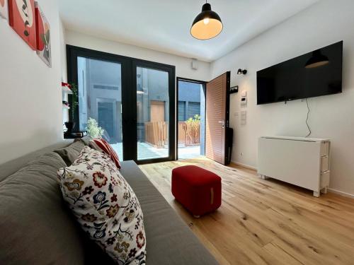 Apt with Terrace with Airco, Wifi, near Garibaldi Station by Kibilù Affitti Brevi