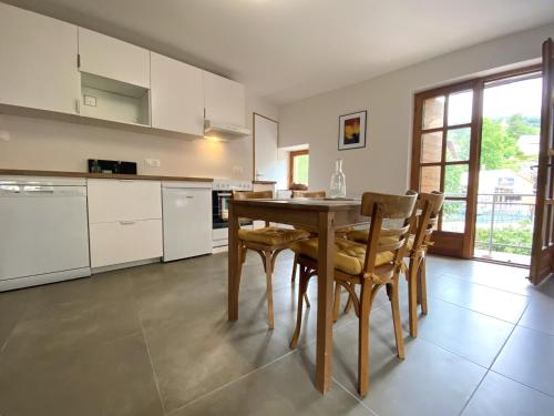 Kuchyň nebo kuchyňský kout v ubytování Le Pied de Ville Mont Guillaume