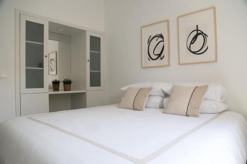 Close to Everything Bright Modern Apartment