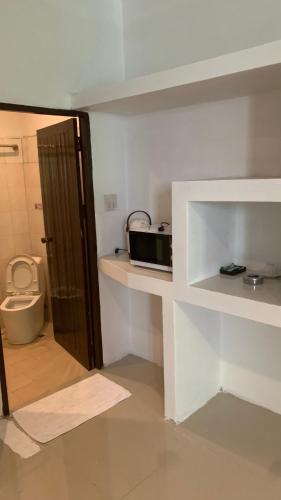 Bilik mandi di Amazing Inn Koh Tao