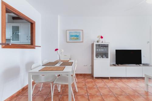 Apartamento ALAMAR Bonito apartamento a 70 metros de la playa WIFI gratis