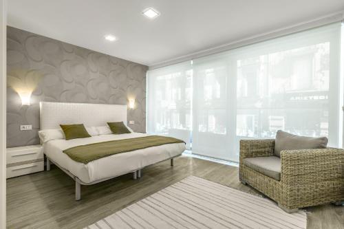 MONTHLY LA CONCHA BREEZE by SWEET HOME SAN SEBASTIAN