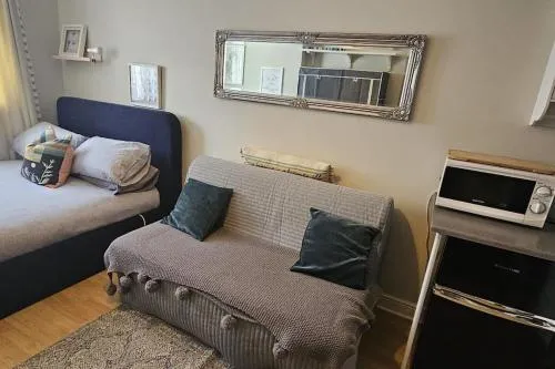 Selfcontained Apt ensuite photo 1