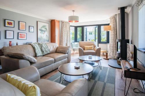 Gallery image of Holm Oak Cottage - 3 Bedroom Cottage - Reynoldston in Reynoldston