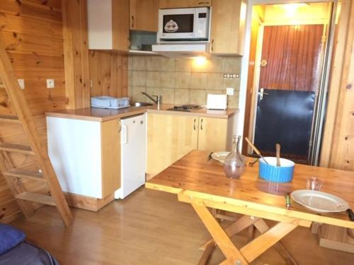 Studio cosy en front de neige à Risoul 1850, accès direct aux pistes et commodités, 2 couchages - FR-1-330-493