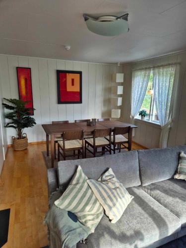 Posezení v ubytování Apartment, Rekkedal Gjestegard - Sæbø