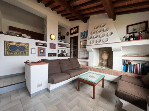 Gallery image of Villa Calypso 8 Pax, by VILLASRETREATS in Giglio Porto