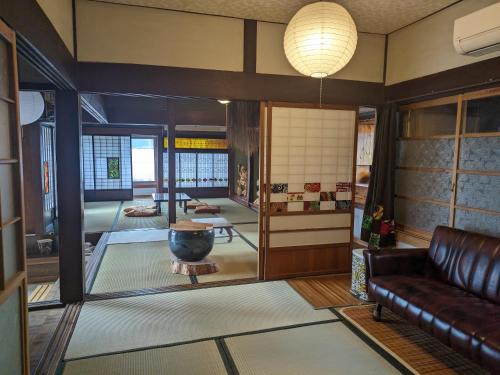古民家民宿カルフール guesthouse carrefourにあるシーティングエリア