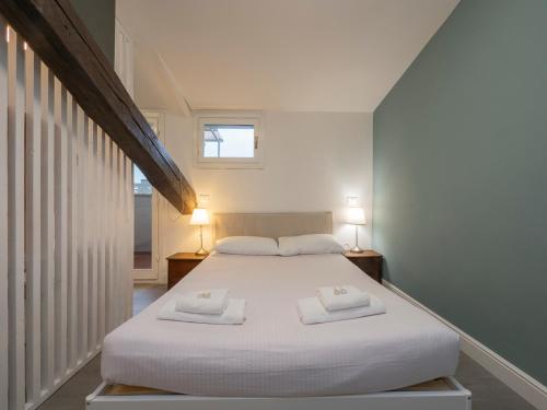Xenia Apartments - Elegant penthouse in Fiera area