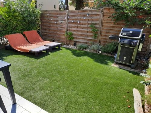 T2 avec jardin et terrasse au pied du mont Saint Martin à 400m du port