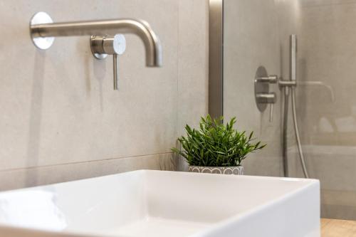 Areti's Milos Guesthouses
