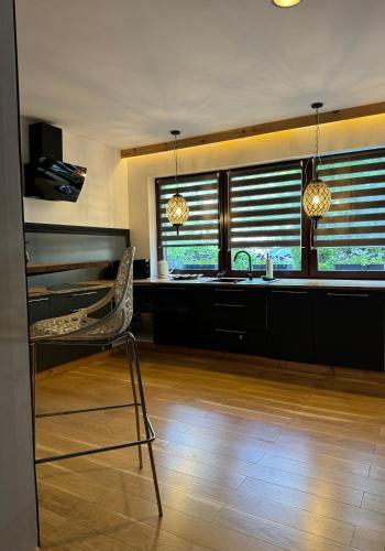 Μια τηλεόραση ή/και κέντρο ψυχαγωγίας στο Atelier