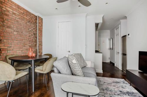 Area tempat duduk di West Village 2br w wd nr shopping NYC-1274