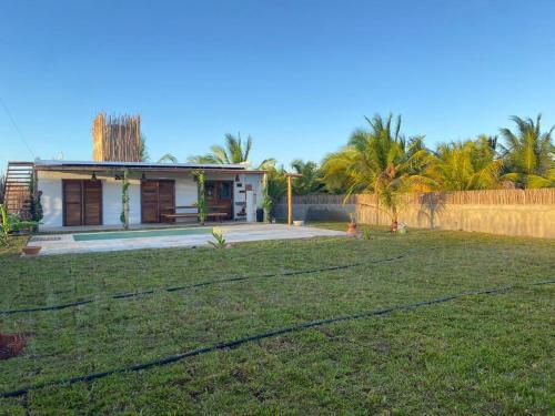 Κήπος έξω από το CMB House