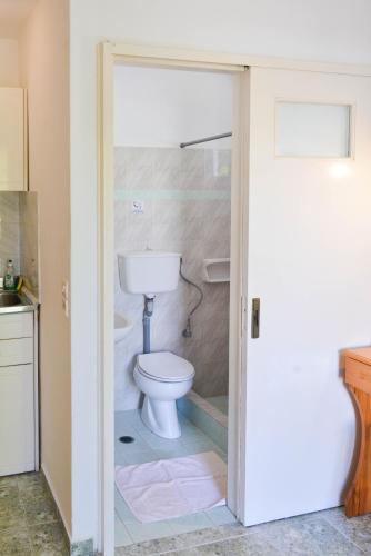 Un baño de Plaza Studios