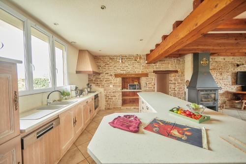 Dapur atau dapur kecil di Gite Flâneurs Grande Maison de campagne 10-15 personnes