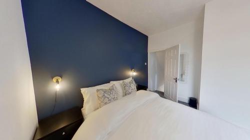Elegant 2 Bed House Near City Centre photo 14