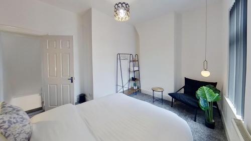 Elegant 2 Bed House Near City Centre photo 15