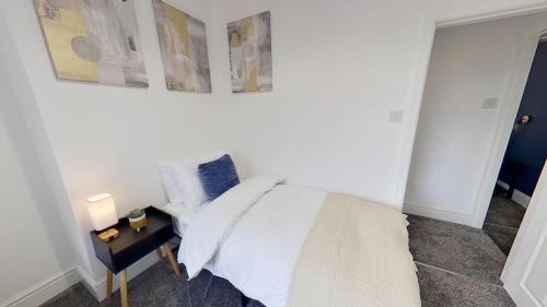 Elegant 2 Bed House Near City Centre photo 22
