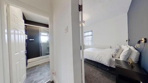 Elegant 2 Bed House Near City Centre photo 35