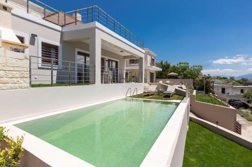 Bazén v ubytování Upper View Villa 1, with private pool nebo v jeho okolí
