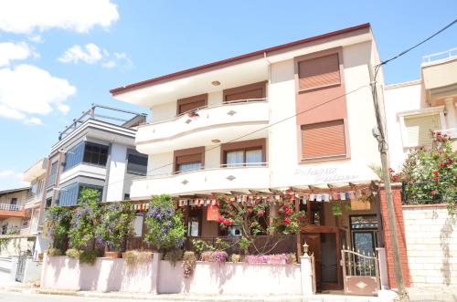 Το κτήριο όπου στεγάζεται  το δωμάτιο σε οικογενειακή κατοικία