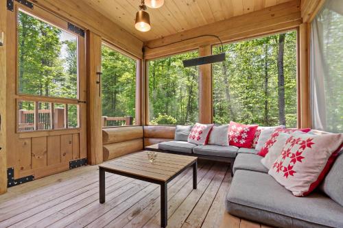 Ein Sitzbereich in der Unterkunft L'Imprevu by Tremblant Platinum