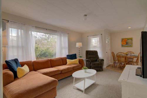 Un lugar para sentarse en Fully fenced yard and minutes to bayside beaches