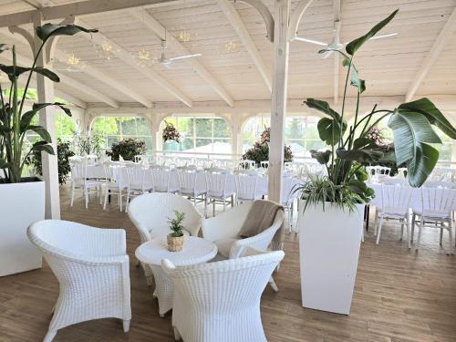 Restaurace v ubytování Pałacyk Chojnów