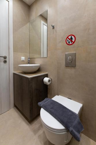 Elegant Zen 2BR Apartment in Athens
