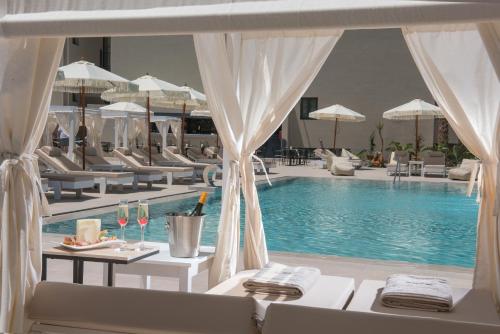 Bazén v ubytování Meramaglia Hotel nebo v jeho okolí