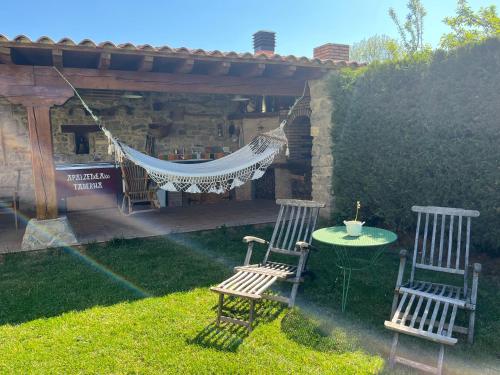 Κήπος έξω από το Apaizetxea, caserío en entorno rural entre Bilbao y Vitoria-Gasteiz