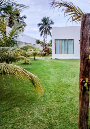 a view of a house from the yard at Mar Turquesa Eco Pousada in Maragogi