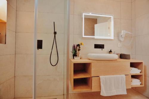 Un baño de Grand Mirage