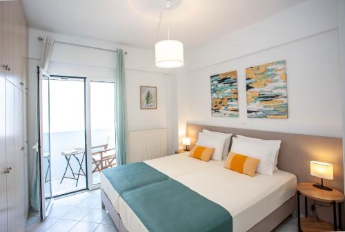 Sunflower apartment by the sea