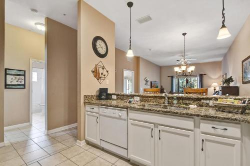 Bahama Bay- Two bedrooms condo fully equipped photo 13