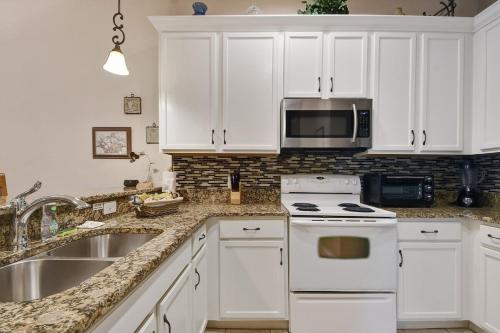 Bahama Bay- Two bedrooms condo fully equipped photo 15