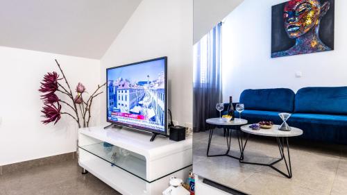 NEW Modern Studio Apartment Nina